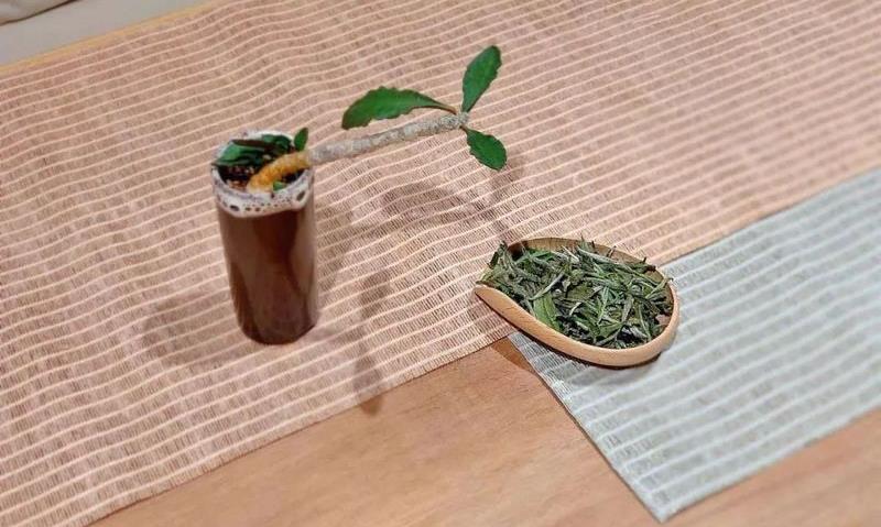 风雨无情岁月长,清茶胜酒暗沉香