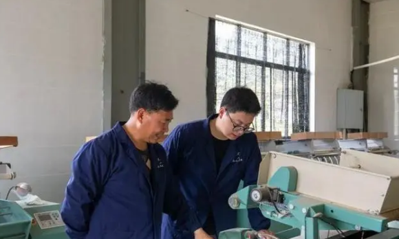 台州这父子俩的故事,都在茶里了