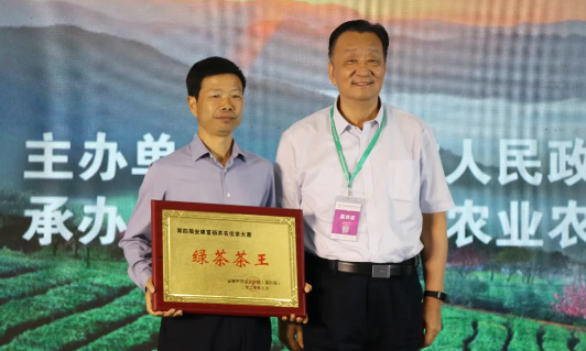 王衍成:小茶叶成就大梦想