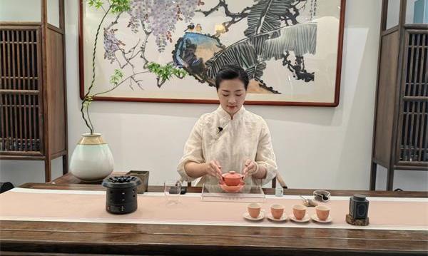 全国技术能手冯丹绘:传承茶文化精髓 助推贵州茶产业高质量发展