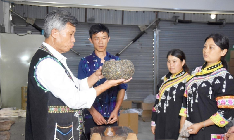 乡村工匠名师李兴昌:德艺双馨匠人心 普洱茶香悠悠传
