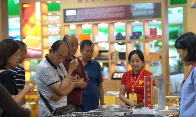 展非遗魅力，品藏茶醇香——雨城藏茶亮相第十三届四川国际茶博会