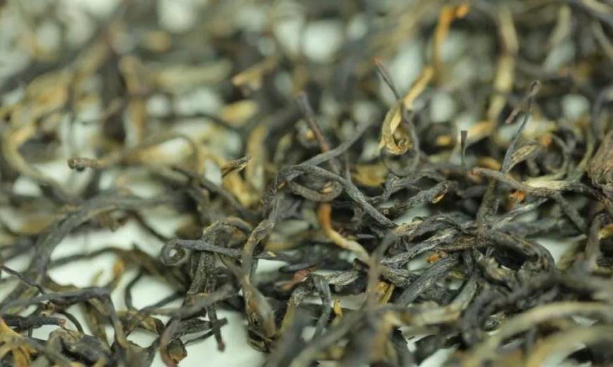 茶叶受潮回软？六招教你“起死回生”