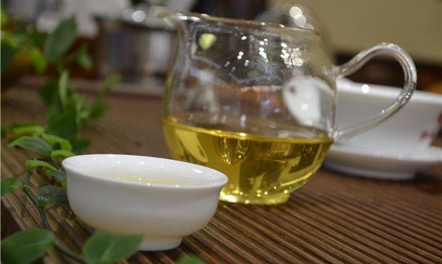 生活的闲适和旷达，都在一杯茶里了