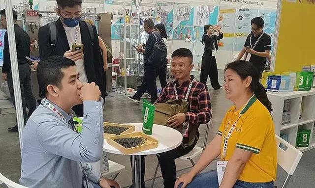 荣县茶陶下南洋淘金,魅力绽放狮城新加坡