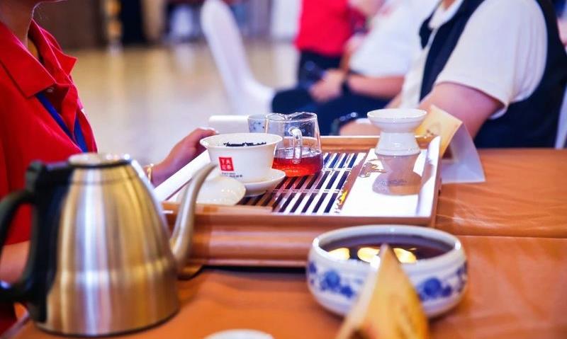 中法茶缘——中国普洱茶(下关沱茶)与法国红酒的对话
