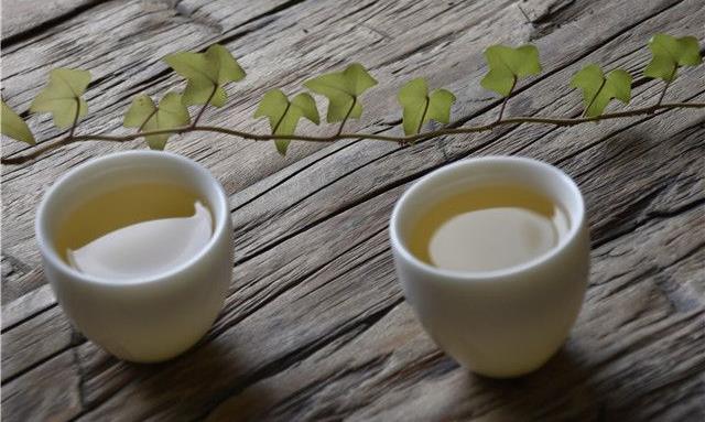 茶悟人生：四杯茶，品人生百味