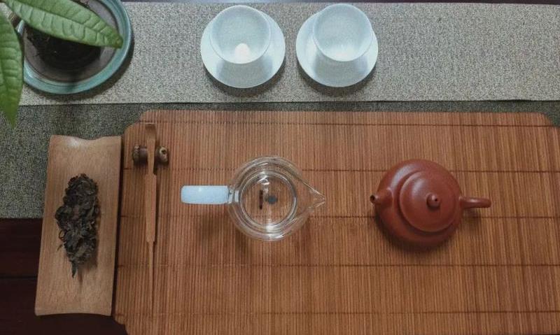 描述茶艺的精美,最舒畅莫过于“行云流水”