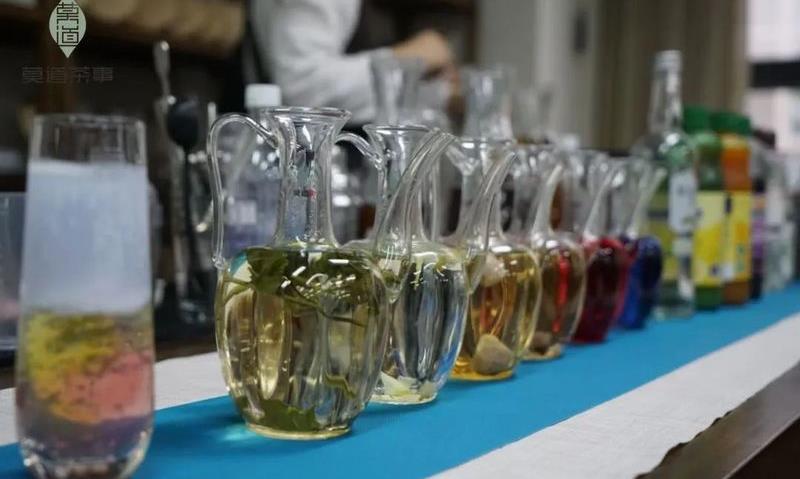 在一杯茶的时光里,悠享生活中的静谧与深邃