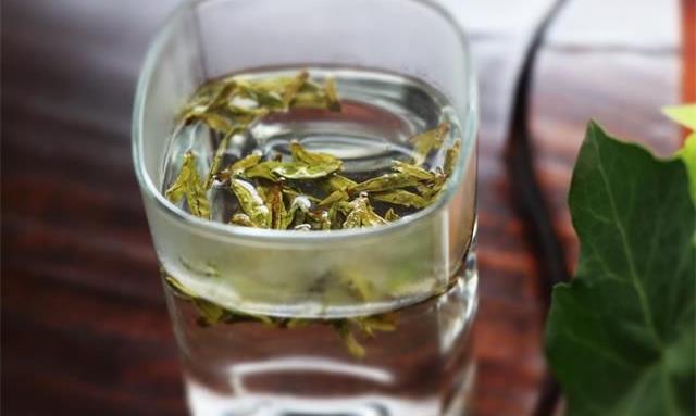 龙井茶探秘：品味千年历史与文化的香韵