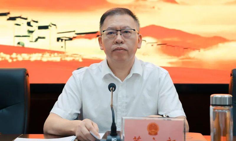 董立新 践行“三茶”统筹 振兴“千年茶乡”