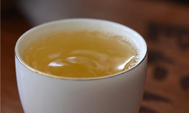 八月茶香：寻味消暑与品茗之趣