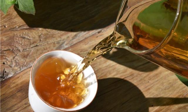 茶韵悠悠：品茶中的意境与感悟