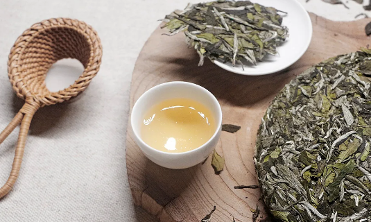 白茶的优雅绽放:揭秘正确冲泡的艺术
