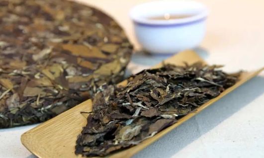 品味白茶：一场清甜与醇厚交织的味蕾之旅