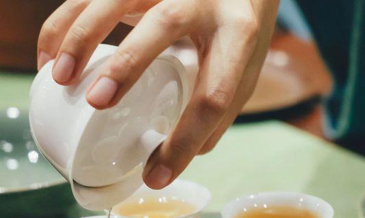 清汤寡水的茶，鲜味到底从何而来？