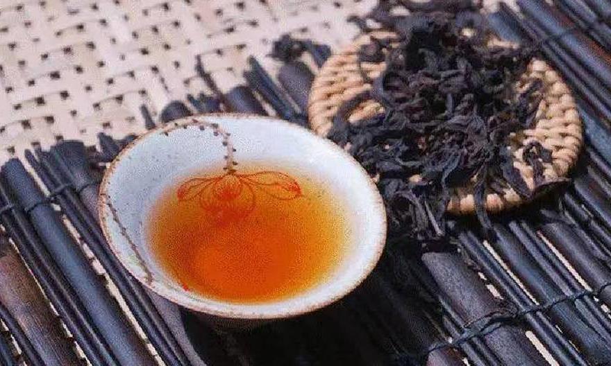 饮用方式的沿革:从咀嚼到煮饮再到冲饮