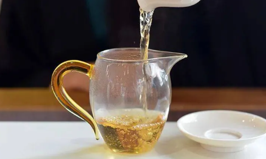 白牡丹：茶香四溢，品味至臻