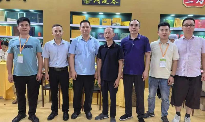 第十六届湖南茶博会 岳阳县获双奖