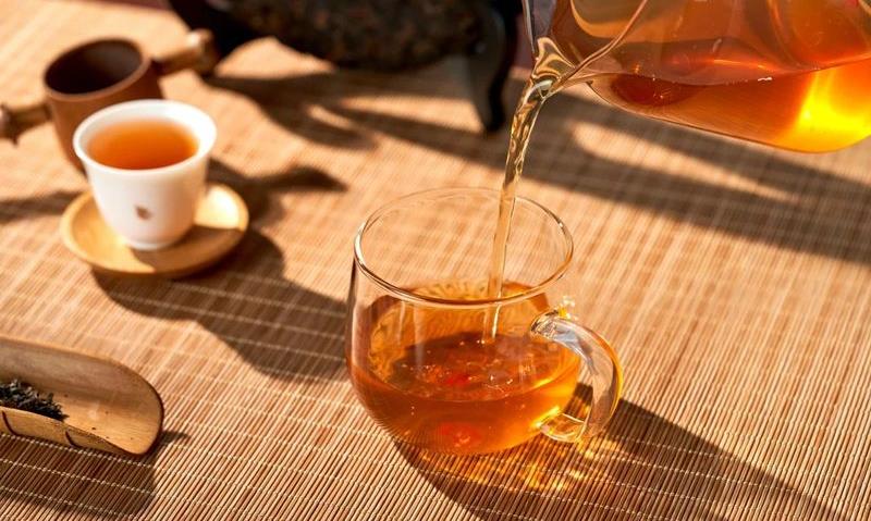 科学研究表明,喝茶有助于减轻吸烟带来的危害!