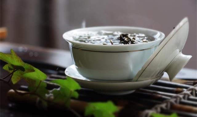茶韵之妙：冲泡温度与煮茶艺术