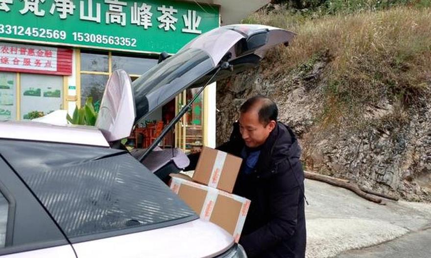 文国勇：退役不褪色 种茶带动众乡邻