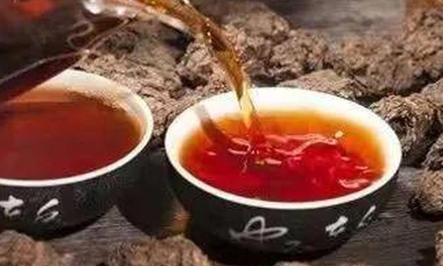 普洱熟茶在每个阶段的口感有哪些特点?