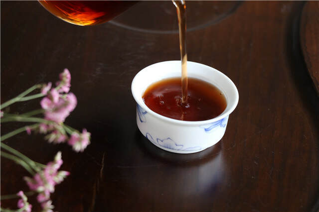 普洱生茶放久了真的会变成熟茶吗？