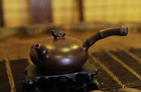 用盖碗泡乌龙茶真的就比紫砂好吗?