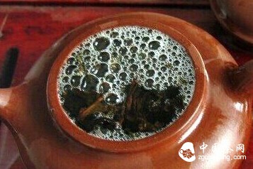 【茶叶误区】你把茶汤泡沫给刮掉了？