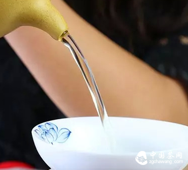 纯正的景迈茶有“三香”