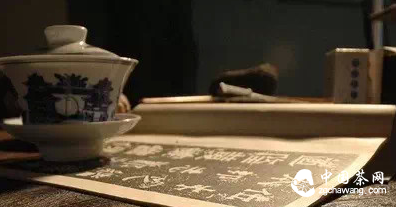 几片茶叶、一壶水,就是你一生