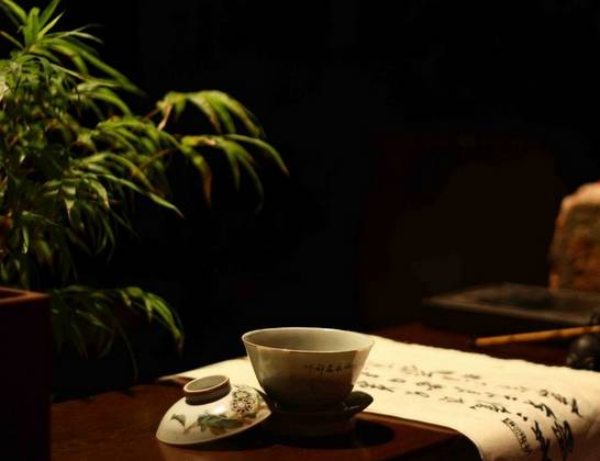 喝普洱茶也有讲究？生茶还是熟茶，身体说的算！