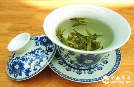现在,为老年时的你喝杯茶