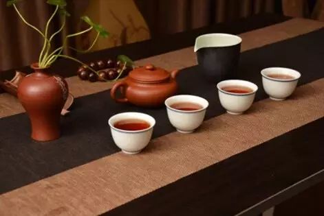 你是这样喝茶吗？那还不如别喝