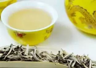 再多的减肥药，也不如一杯好茶