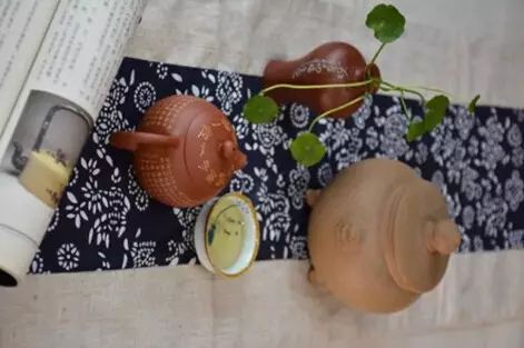 喝完茶,手发抖,是“醉了”吗?