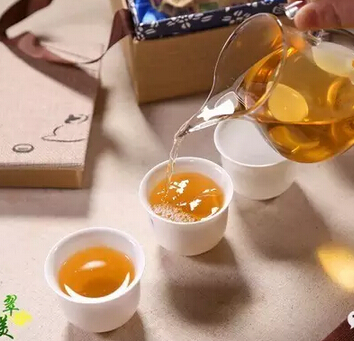 喝普洱茶,一年四季有讲究