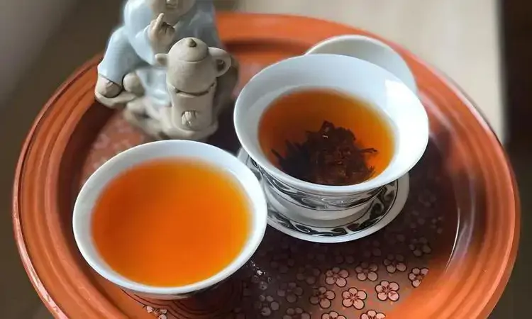 茶是水,水是财,多喝茶和气生财