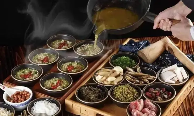 广西北部各族同胞喜饮的打油茶