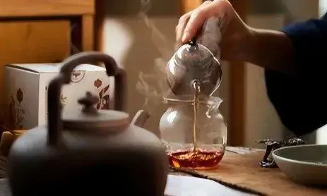 心中有山海，茶里无是非