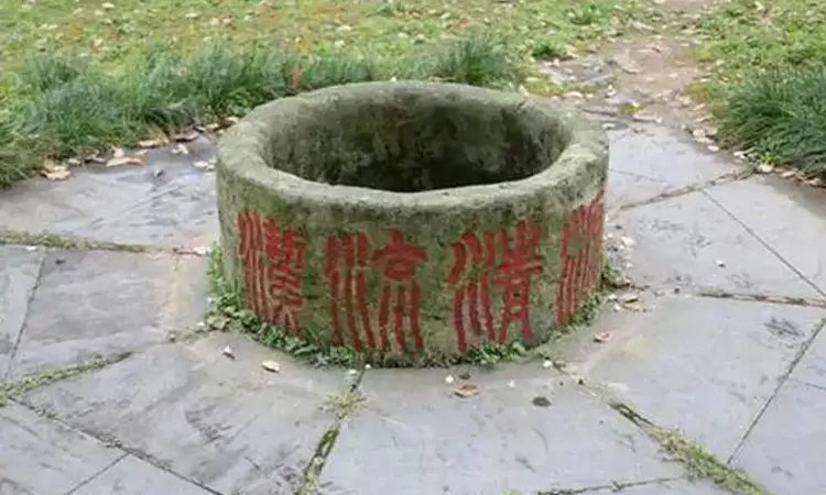 旗枪风里弄神灵--上饶陆羽泉