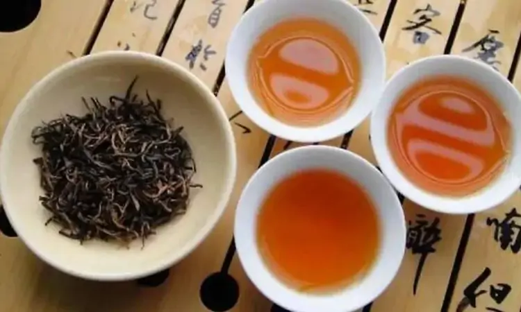 红茶:香气扑鼻的红色调