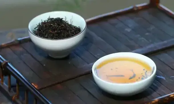 爱喝茶的人,更容易感受幸福!