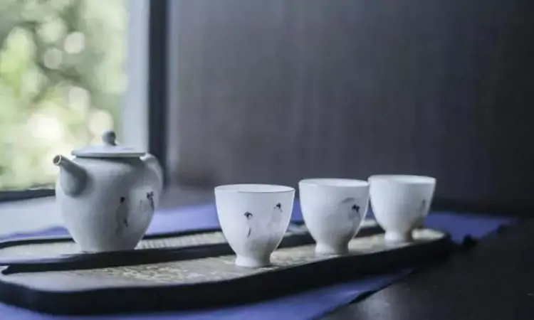 一杯茶，给不曾遗忘的过去