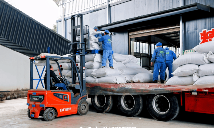 石阡苔茶“出山出海”,新年首单30吨发往泰国