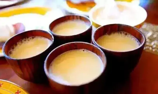 藏族的酥油茶和奶茶
