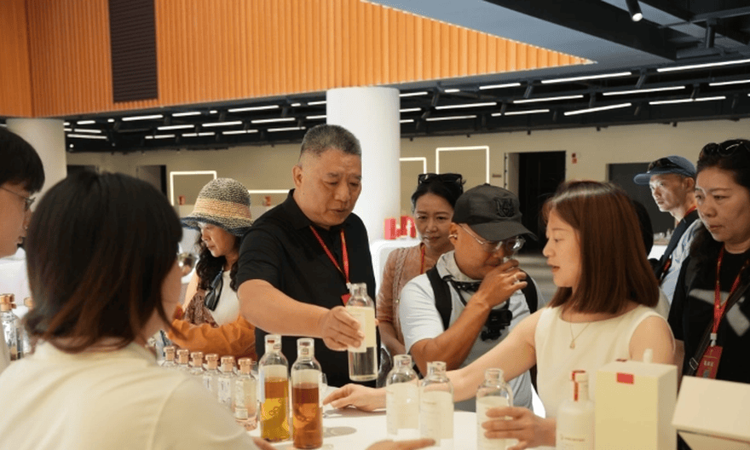 刺梨抹茶等贵州特产成台商返程伴手礼