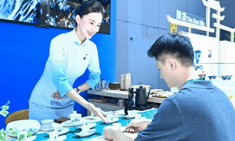 以茶服务技艺向世界讲述东方茶故事